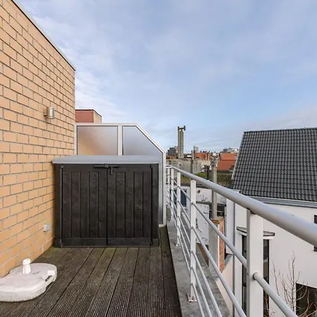 公寓 Superb Duplex In A Recently Finished Building, Very Centrally Located But Still Within Walking Distance Of The Sea And The Beach *